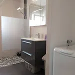 Maison Renovee Pres De La Avec Jardin Clos, 300m De La Mer, - Fr-1-224b-69 La Guérinière