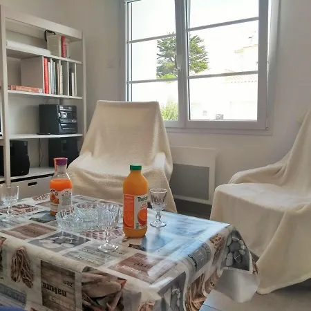 Maison Renovee Pres De La Avec Jardin Clos, 300m De La Mer, - Fr-1-224b-69 別荘 La Guérinière