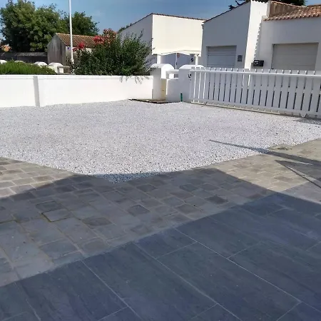 Maison Renovee Pres De La Avec Jardin Clos, 300m De La Mer, - Fr-1-224b-69