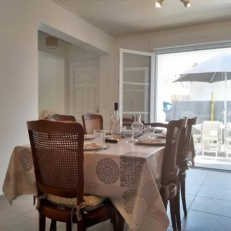 Nyaraló Maison Renovee Pres De La Avec Jardin Clos, 300m De La Mer, - Fr-1-224b-69