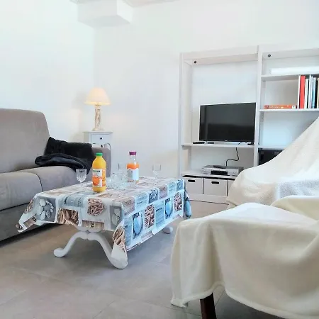 Maison Rénovée Près De La Avec Jardin Clos, 300m De La Mer, - Fr-1-224b-69