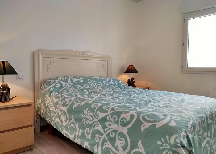 Casa vacanze Maison Rénovée Près De La Avec Jardin Clos, 300m De La Mer, - Fr-1-224b-69