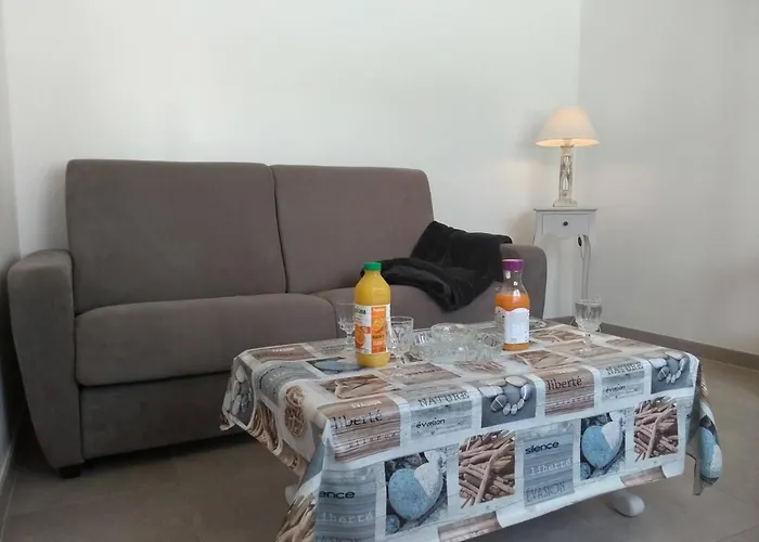 Casa vacanze Maison Rénovée Près De La Avec Jardin Clos, 300m De La Mer, - Fr-1-224b-69 La Guérinière